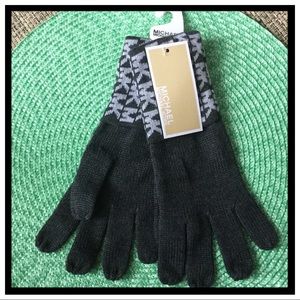 NWT Michael Michael Kors Gloves